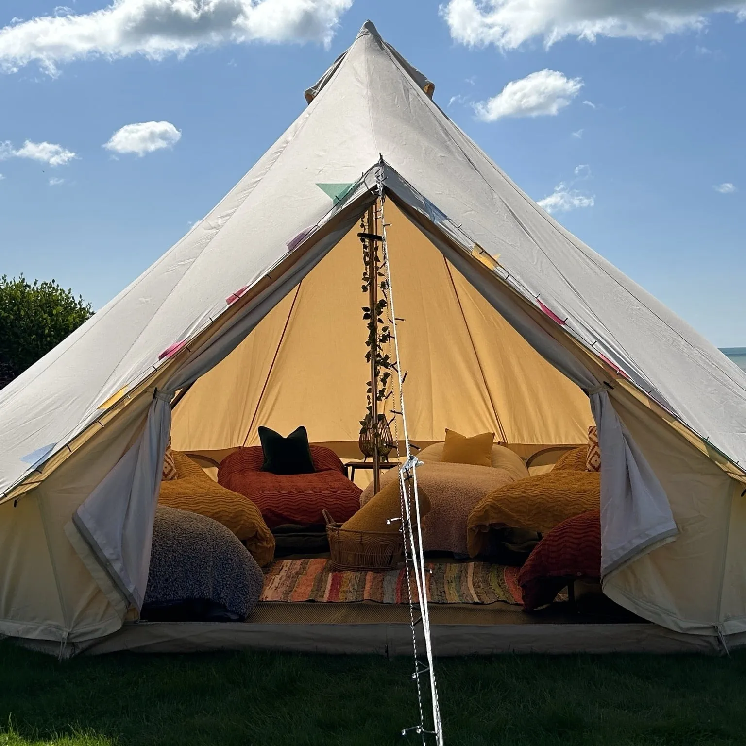 5m Bell Tent With Stove Hole & Flap