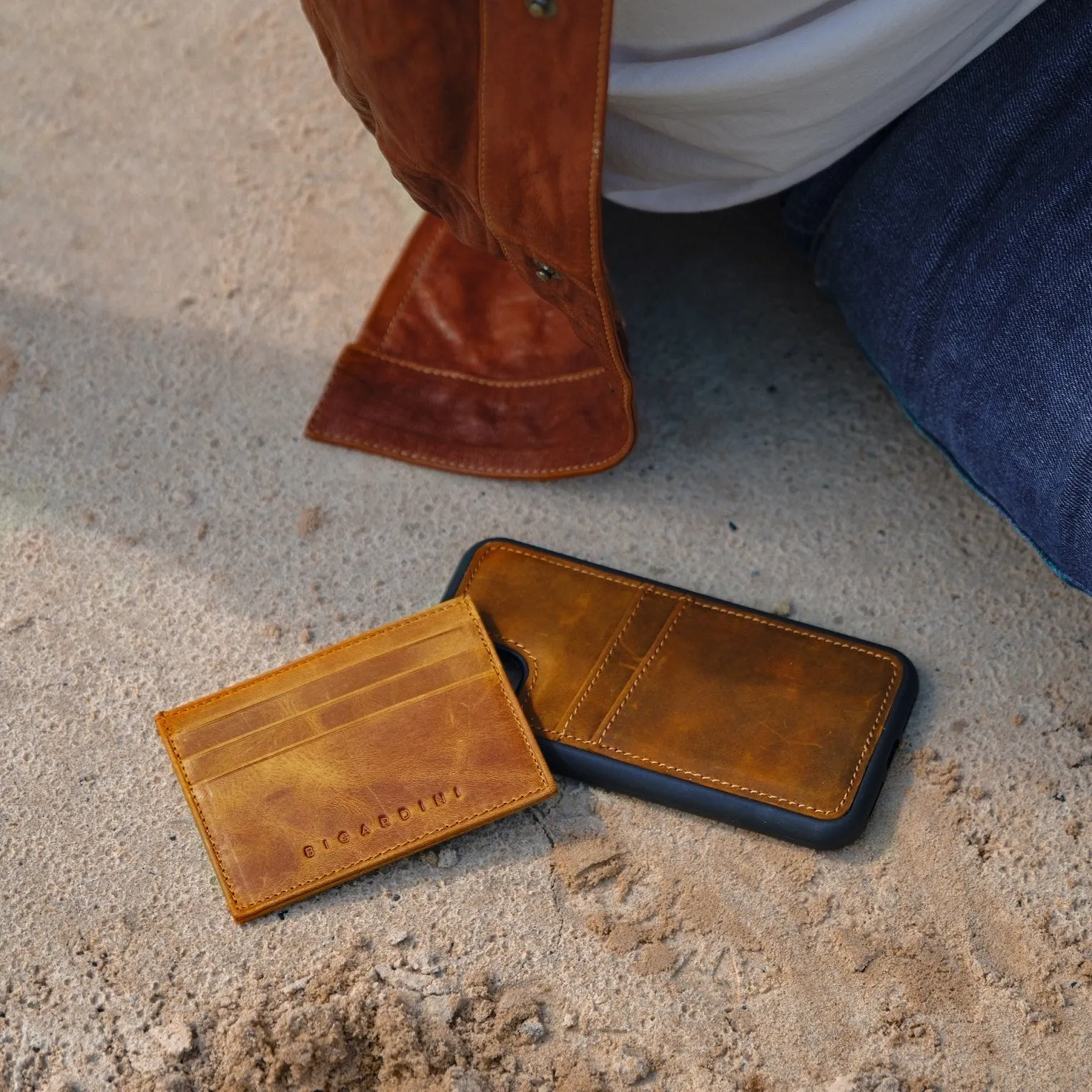 Brown Unisex Vintage Leather Card Holder