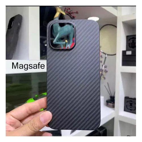 Essentials Carbon Fiber Case For iPhone 14