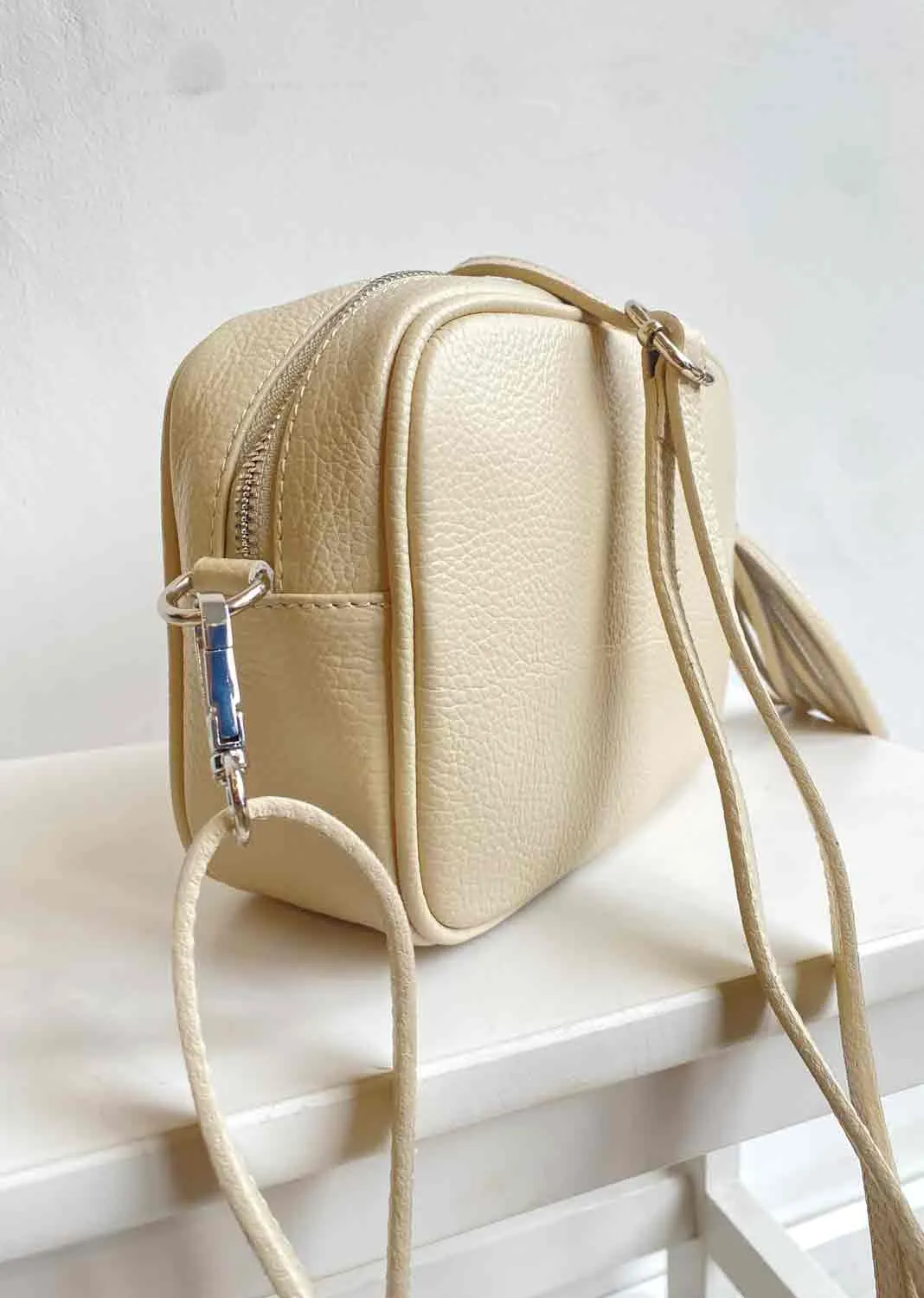 Global Leather Camera Bag - Cream