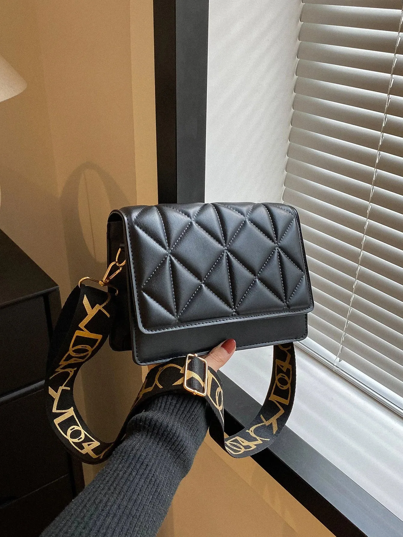 SHEIN Geometric Embossed Flap Square Bag Fashionable Black PU For Daily Life